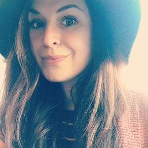 Meet your Posher, Dominique